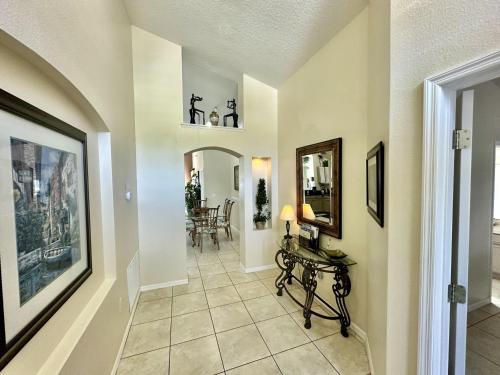 EP1015SEL - 4 bedrooms pool home on a lake EP1015SEL - 4 bedrooms pool home on a lake