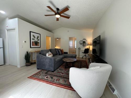 Charming 2-bedroom house in Saugatuck with AC, WiFi, Pet Friendly