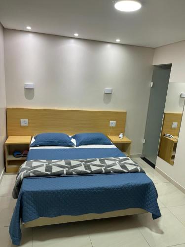 Deluxe Single Room image 9
