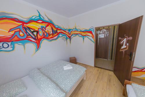 Hostel Graffiti Room Type - Comfort Triple Room