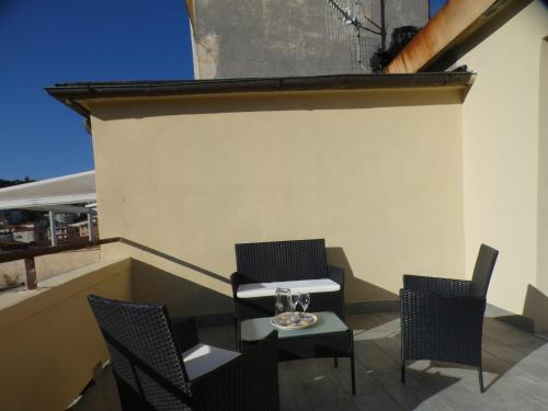 A' La GARE 6 A' La GARE 6