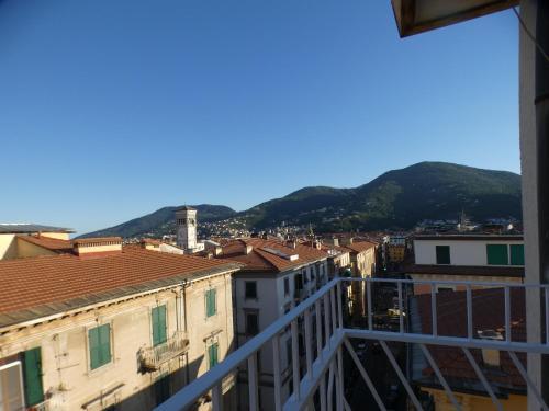 A' La GARE 6 A' La GARE 6