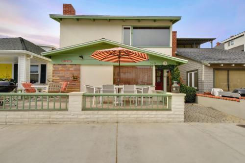 319 Coronado in Newport Beach, USA
