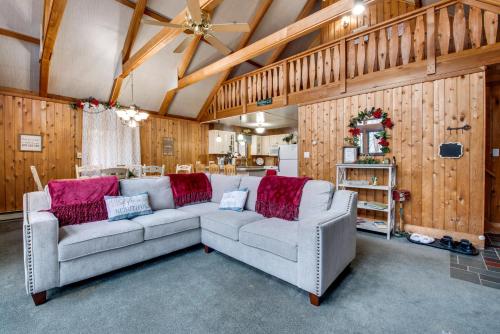 Secluded Poconos Cabin with Big Bass Amenities! - image 5