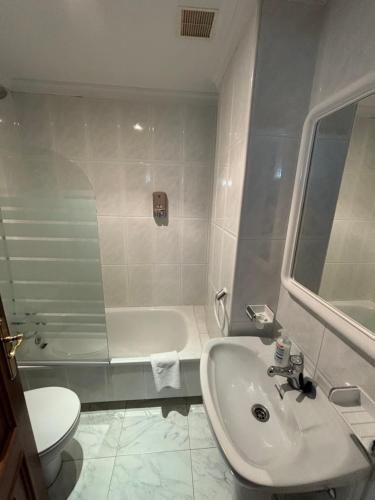Hotel Xacobeo - image 12