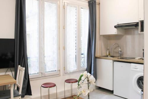 Beautiful family studio in the 13th - image 2
