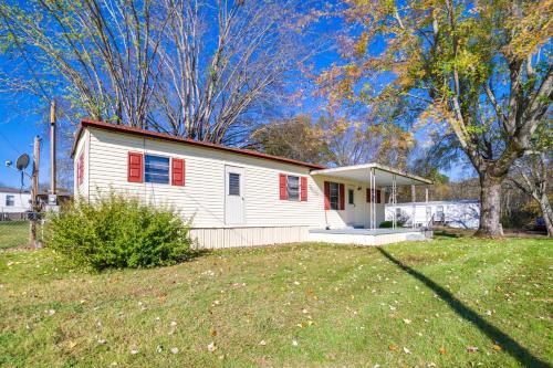 Home in Waterloo Walk to Pickwick Lake with Fishing - image 3