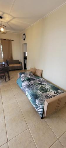 Three-Bedroom House image 1
