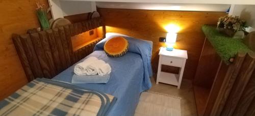 2 bunk beds