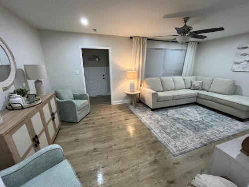 Charming Springboro house near historic downtown in สปริงโบโร (OH)