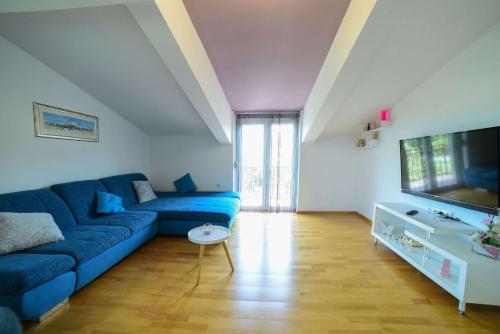 Apartments with parking space Sinj, Zagora - 23403 in Karakašica