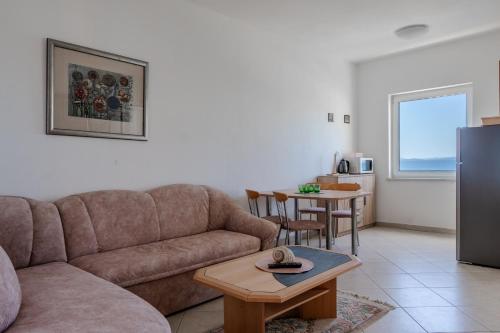 One-Bedroom Apartment with Balcony and Sea View image 10