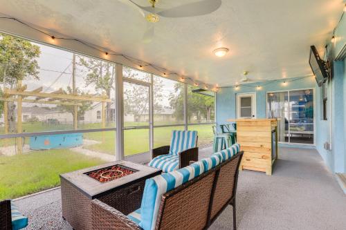 Beachy Port St Lucie Home with Hot Tub and Fire Pit! in Port Saint Lucie, USA
