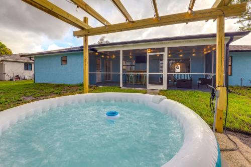Beachy Port St Lucie Home with Hot Tub and Fire Pit! in Port Saint Lucie, USA