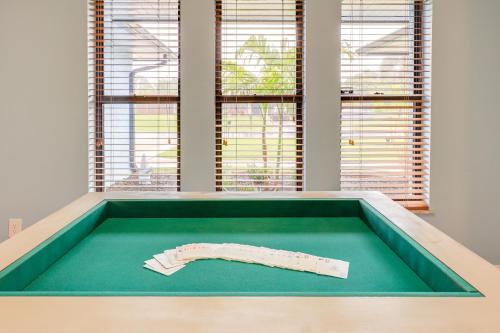 Beachy Port St Lucie Home with Hot Tub and Fire Pit! in Port Saint Lucie, USA