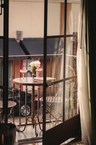 Granada Hotel & Bistro - image 14