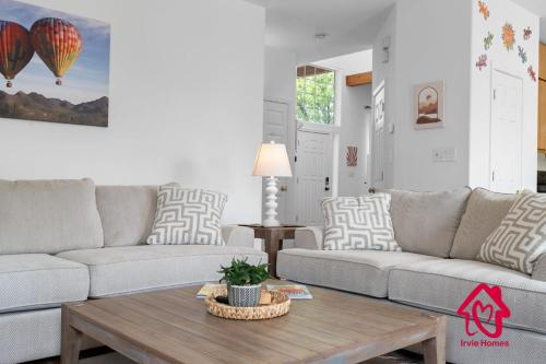 Gusto Retreat Modern Serenity - An Irvie Home