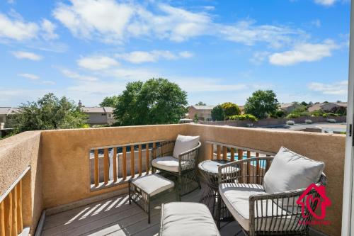 Gusto Retreat Modern Serenity - An Irvie Home