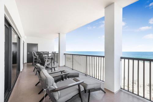 Palms 404- 4th Floor Corner unit Beach near Kayden's