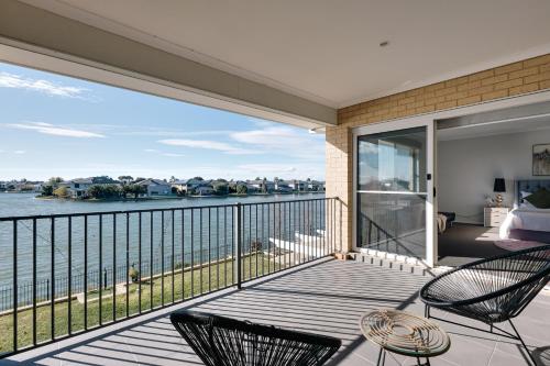 Létesítmények, StayAU Luxury Waterfront Villa in Sanctuary Lakes in Point Cook