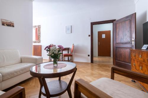 Historic Spirit at Studio under the Prague Castle, Praha (fotografie 6)