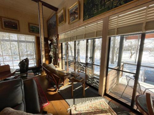 Pond Cabin Myoko