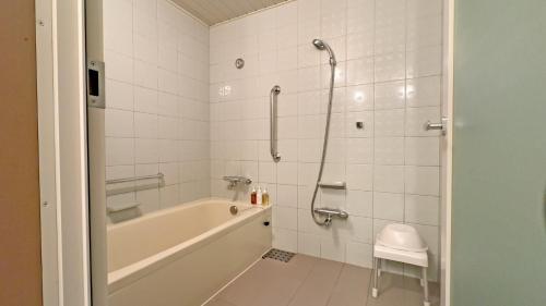 room detail thumbnail 2