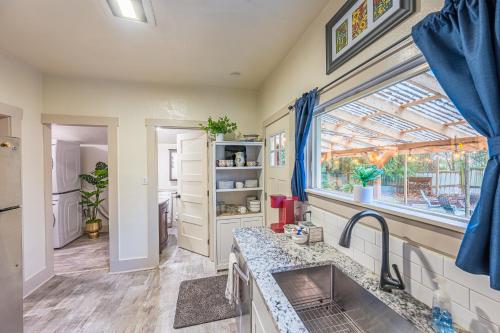 Cozinha, Cozy cabin on the Olympic Peninsula, Hot Tub in Port Angeles