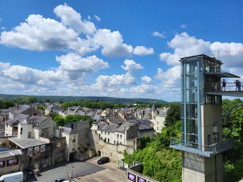 Közeli látványosságok, La Maison du Château (La Maison du Chateau) in Chinon Városközpont