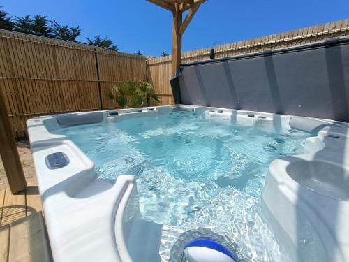 2 bedrooms, 3 beds