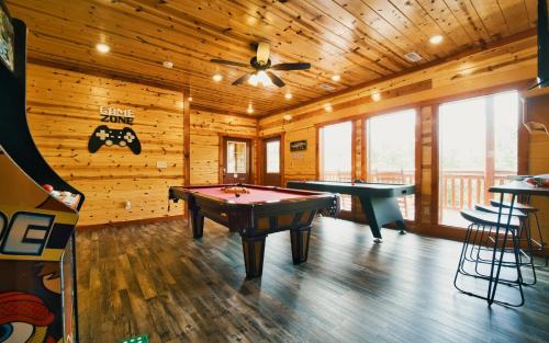 Cliffside Mountain View - Private indoor pool gorgeous views theater game room and more! - image 6