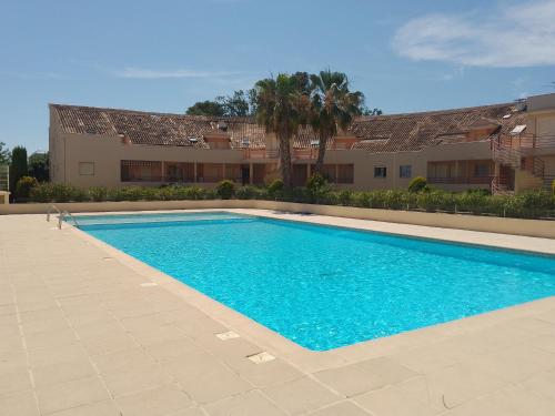 Grand Studio Parc de Vaugrenier - Climatiseur - Terrasse - Piscine - Location saisonnière - Villeneuve-Loubet