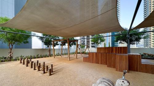 SmartStay at Burj Royale - Unique Downtown Dubai City Views - Brand New Luxury Apartments - image 10