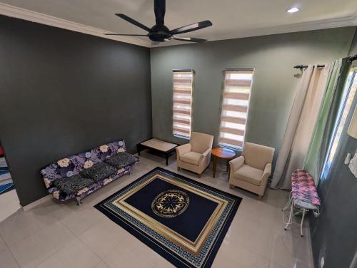 . Aish Homestay