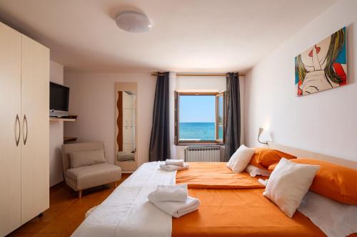 Sea Breeze - image 12