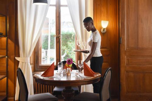 Oprema, Hotel de l'Aigle in Val-De-Travers