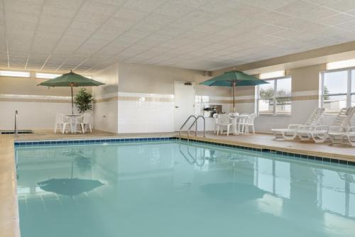 Swimming pool, Country Inn & Suites by Radisson, Peoria North, IL in Peoria (IL)