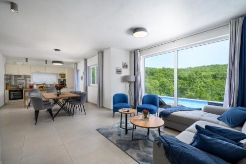 Three-Bedroom Villa image 10