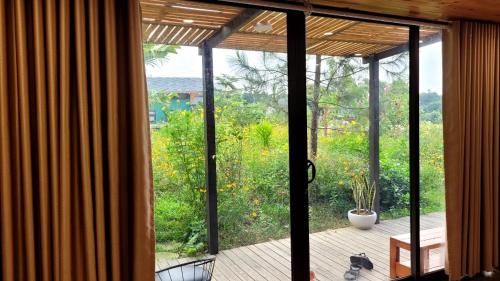 Soc Son - Bird House in Xuan Bang