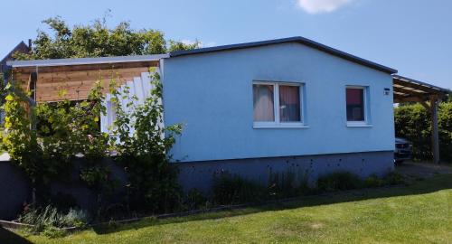 Hotelli välisilme, Gästehaus mit 3 separaten Schlafbereichen, Terrasse und Carport (Gastehaus mit 3 separaten Schlafbereichen, Terrasse und Carport) in Velten