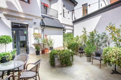 Hage, Hotel Forty One Bucharest near Romanian Patriarchal Cathedral