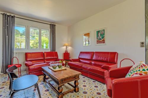 Maison 10 pers 2kms de la plage in Trelannec