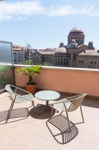 Twin Room with Terrace image 7