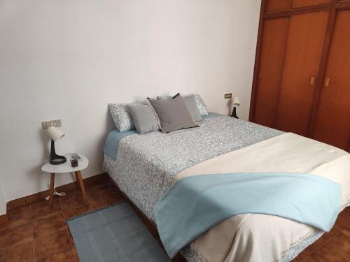1 double bed, 1 twin bed