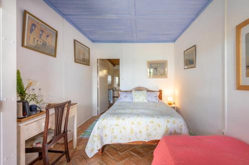 1 double bed, 1 twin bed