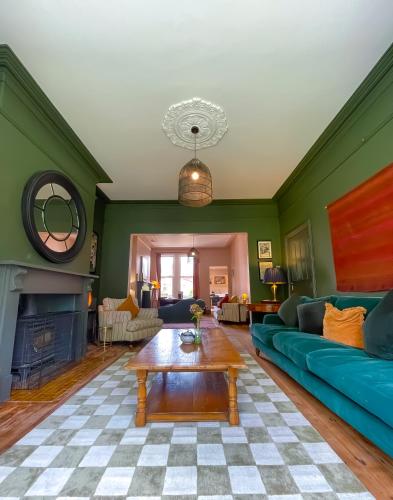Spacious home in Leeds ideal for gatherings with free parking, Leeds (Foto 10)