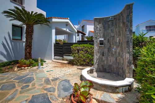 Seafront Three-Bedroom Villa with Private Pool  image 10