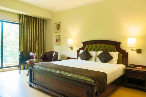 Deluxe Room image 5