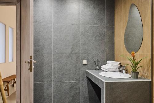 Two-Bedroom Apartment image 5