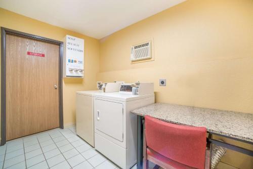 Quality Inn O'Fallon I-64 - image 2